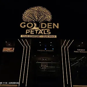 Hotel Golden Petals